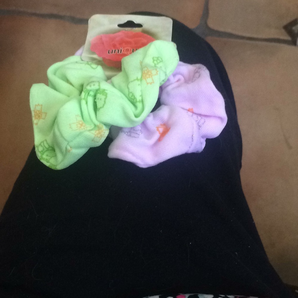 TWO piece lot of hair scrungies (mp)